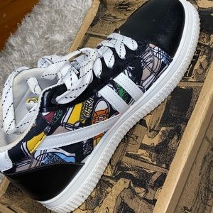 Skater high top graffiti sneakers